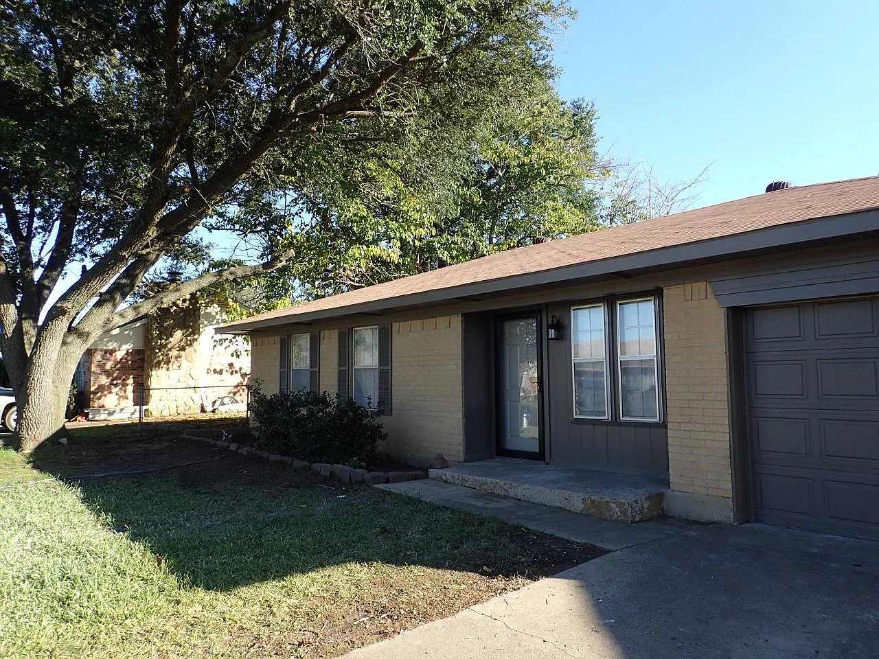 205 W Alene Dr — Photo 1