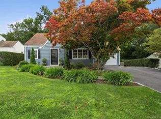 289 Woodridge Ave, Fairfield, CT 06825