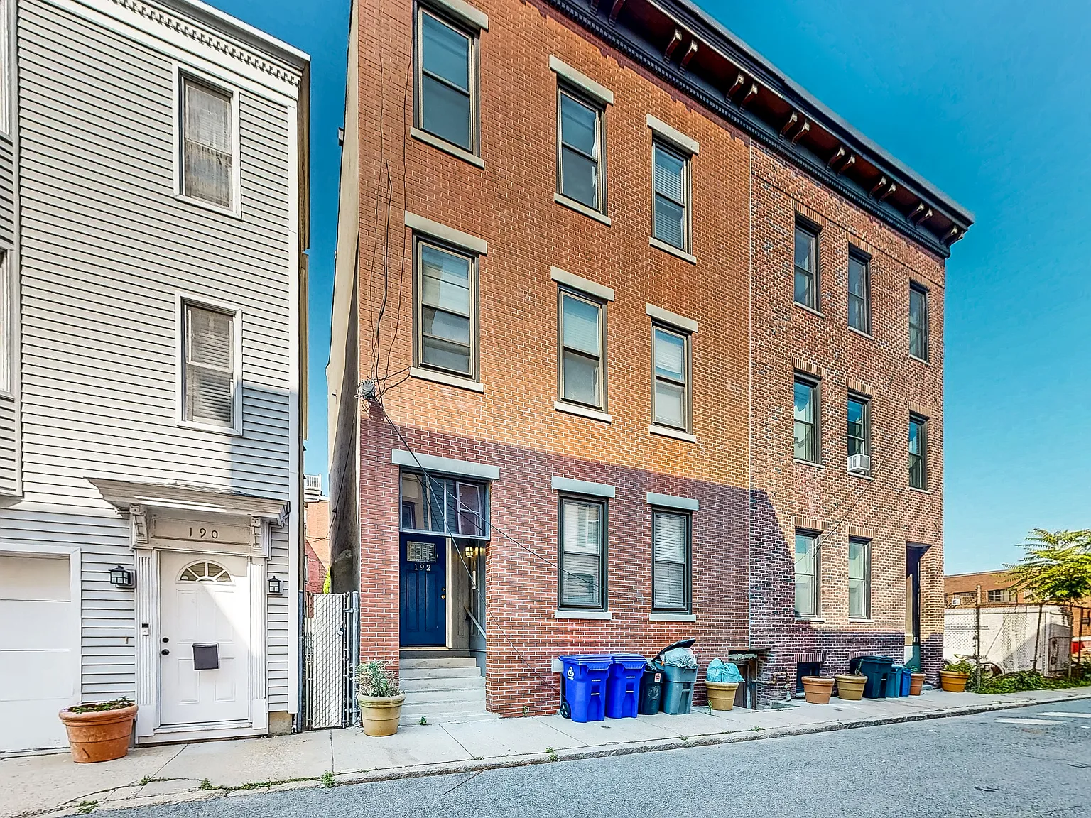 2 bed, 850 sqft, $4,400 — Photo 4
