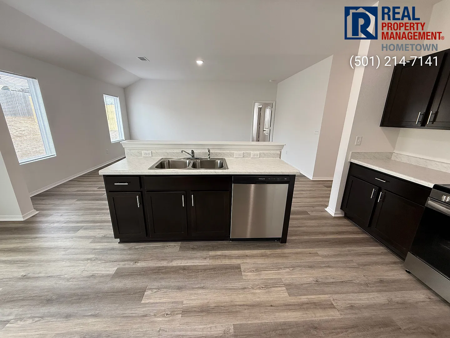 Spacious 3-Bed, 2-Bath Modern Home with Garage in Benton — Photo 4