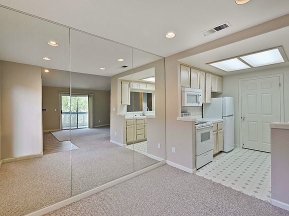4th image of 5945 Lake Hennessy Ct