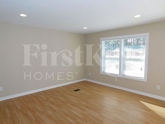 3rd image of 2432 Northbrook Rd