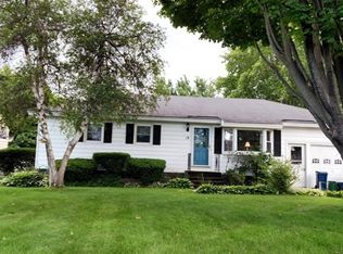 18 Crisafulli Dr, Colonie, NY 12205