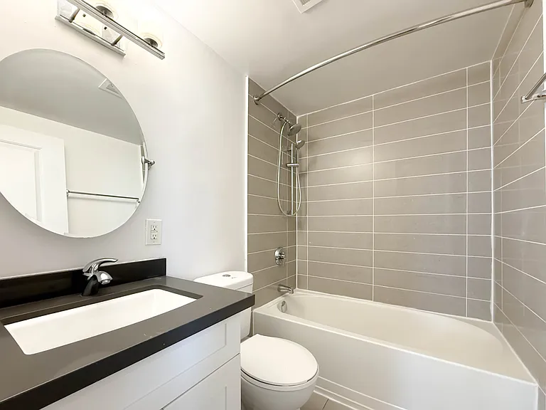 80 Wellesley St E #403 — Photo 8