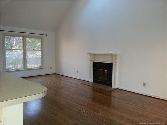 2nd image of 724 Autumn Cir