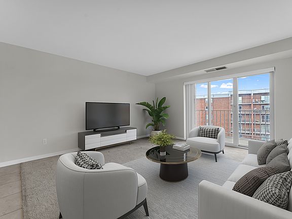 4th image of 411 S Old Woodward Ave Unit 927