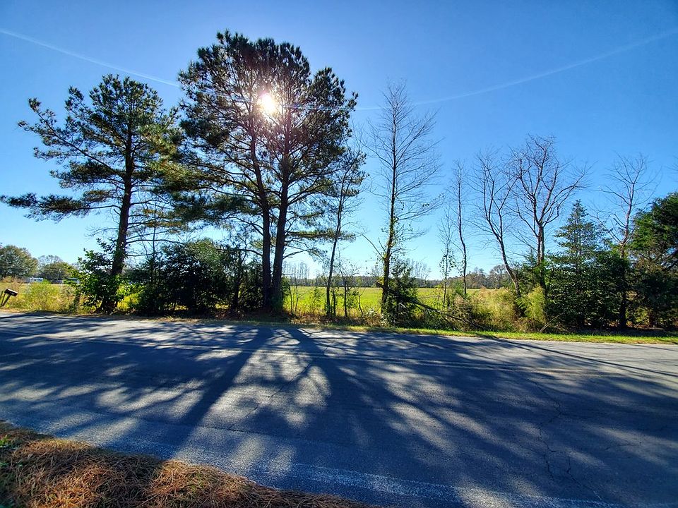 2nd image of 266 Outlaw Rd