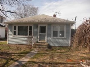 216 15th St, Chesterton, IN 46304