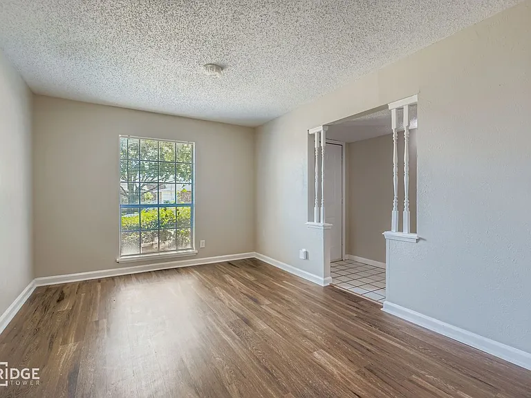 9117 Fairmont Cir — Photo 5