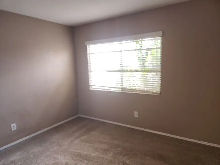 4330 W Royal Palm Rd — Photo 11