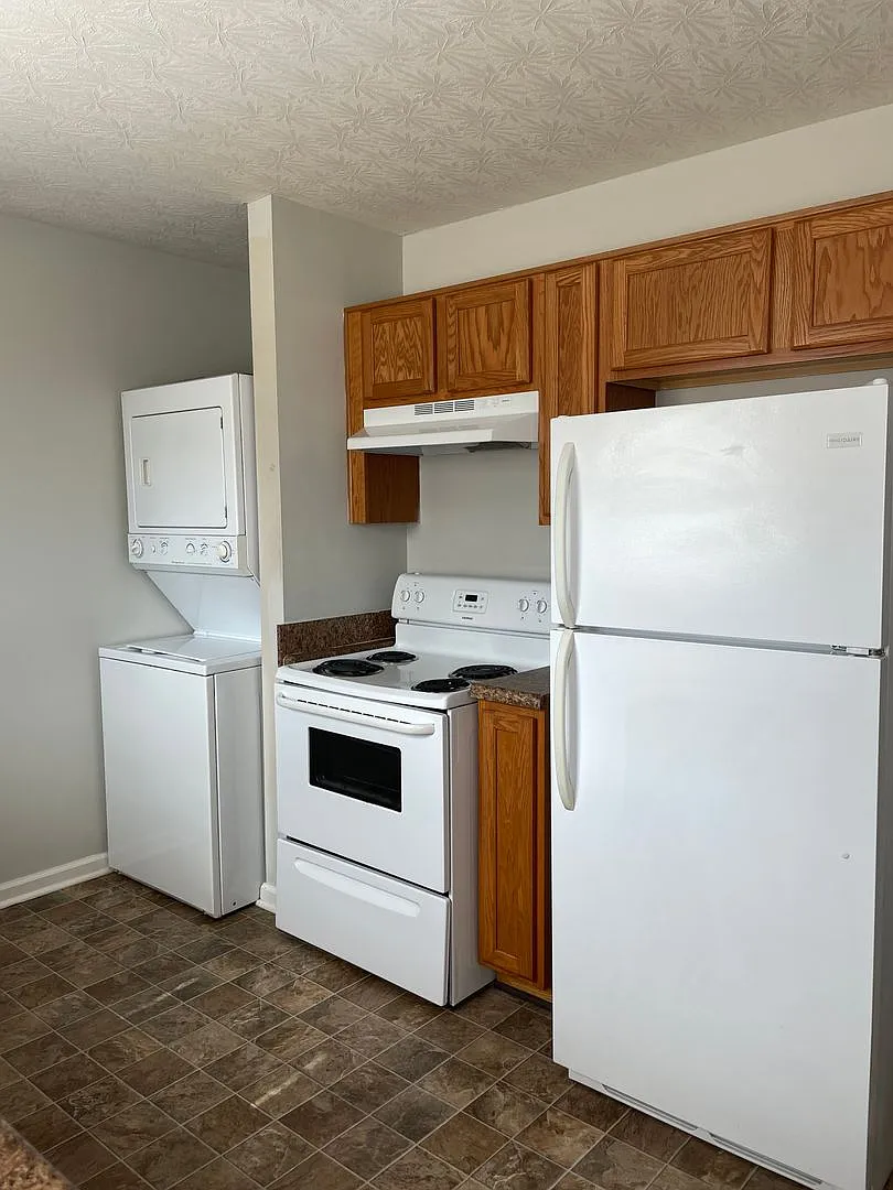 Lower Stone Apartments — Photo 4