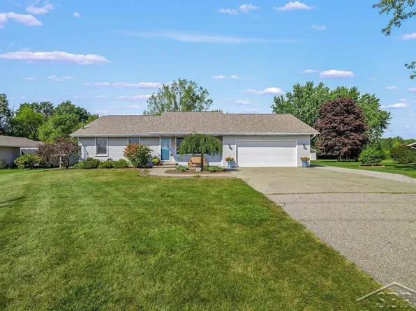 1609 E Stewart Rd, Midland, MI 48640