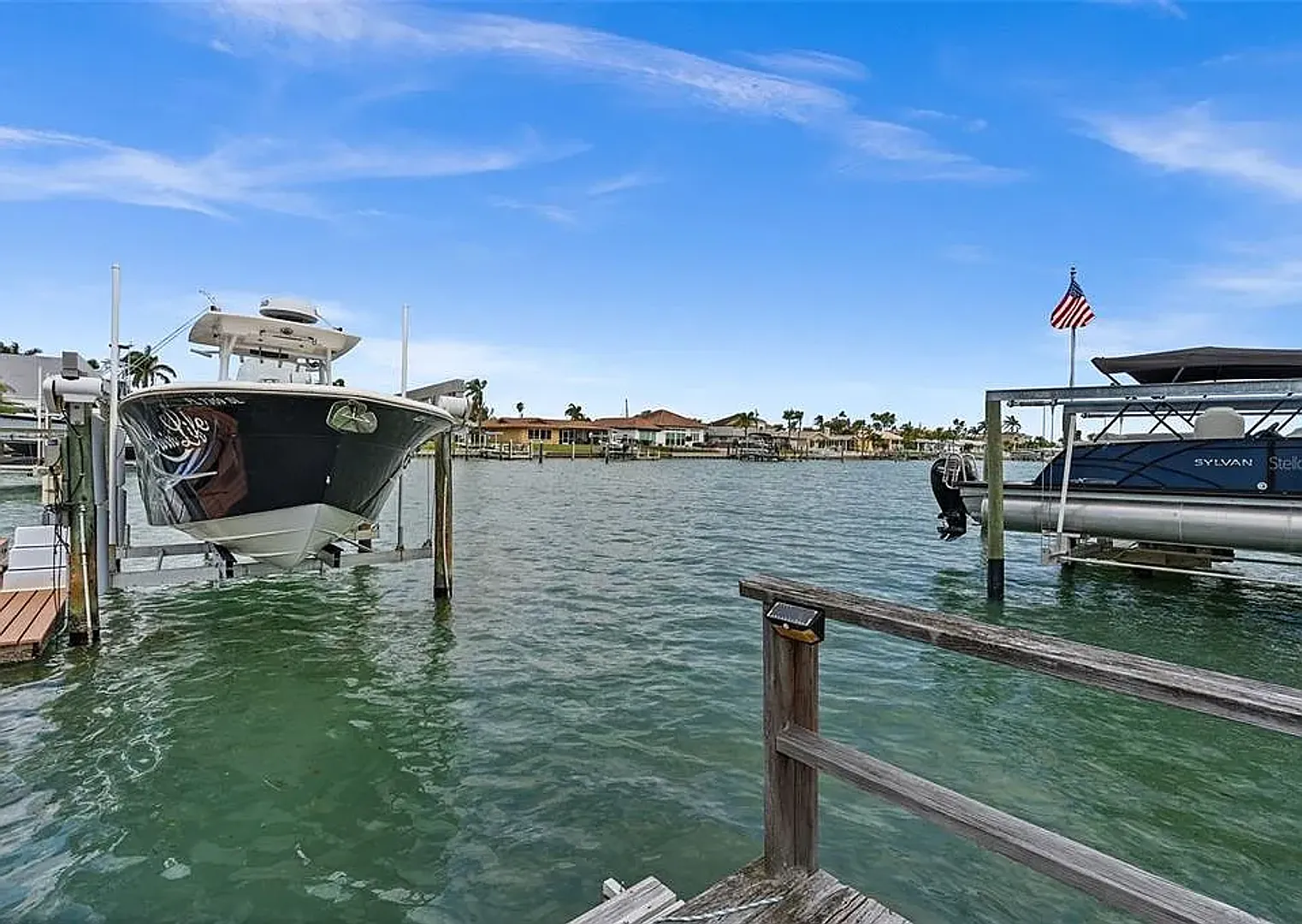 Stunning Waterfront Home - Treasure Island! 3bed| 2bath — Photo 3