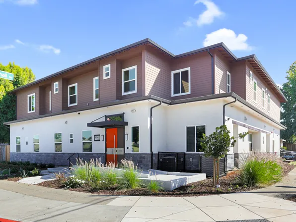 Private Room in 2 Bed 1 Bath Apartment.