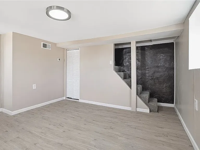 125 Liberty St — Photo 11