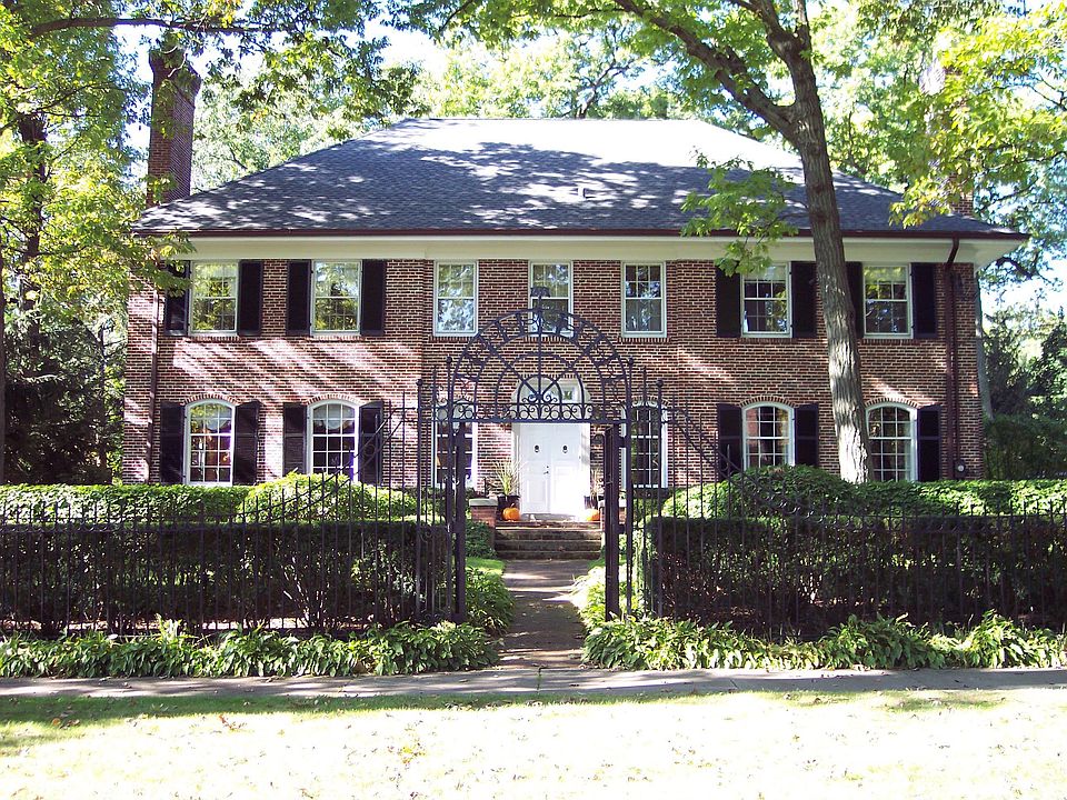 Front view from Sheridan Rd.