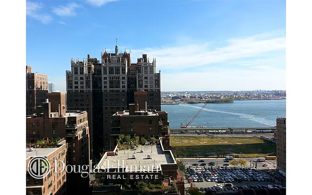 Sold by Douglas Elliman | media 29