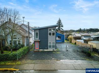 735 SE Birch St, Dallas, OR 97338