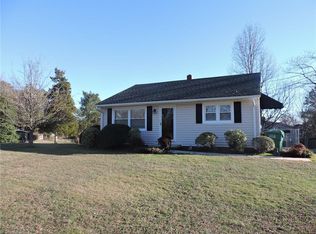 1701 Country Club Dr, High Point, NC 27262