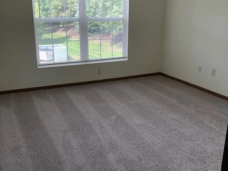 Hollow Creek IV Apartments — Photo 6