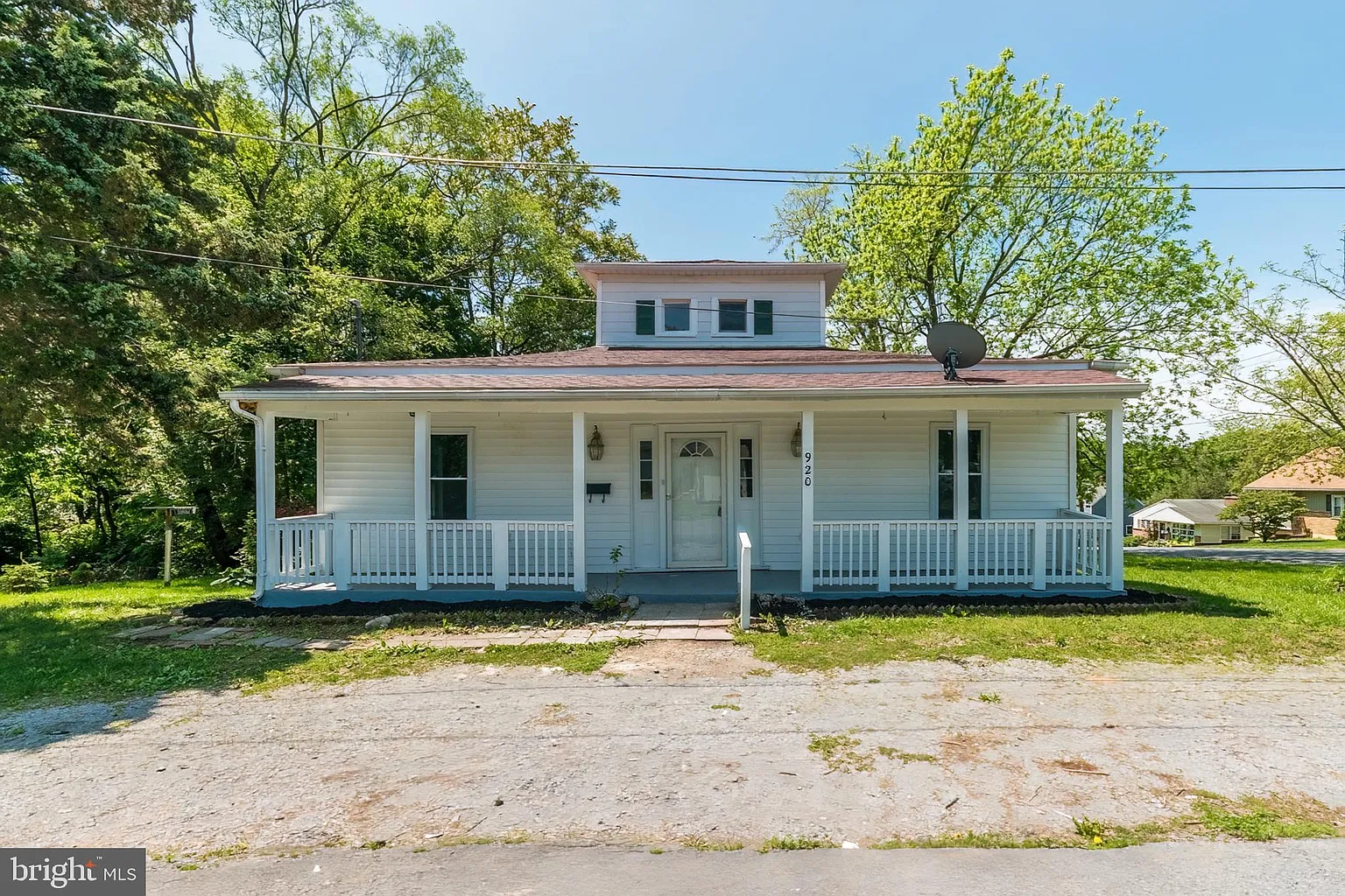 920 W South St photo 1