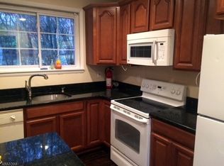 3 Bitt Rd, Lake Hopatcong, NJ 07849