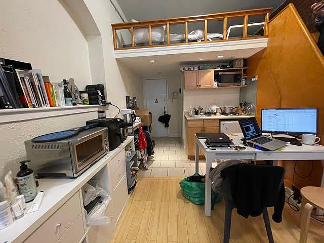 1st image of 140 W 15th St #B4
