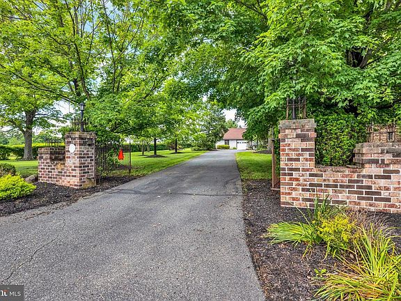 4th image of 395 Monocacy Hill Rd