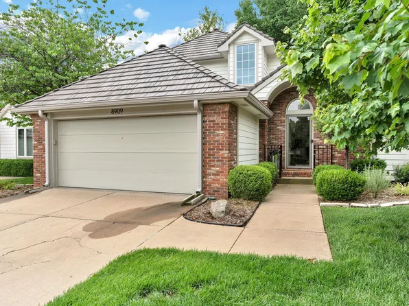 8909 E Bradford Cir, Wichita, KS 67206