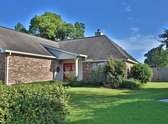 2nd image of 515 Lodge Dr