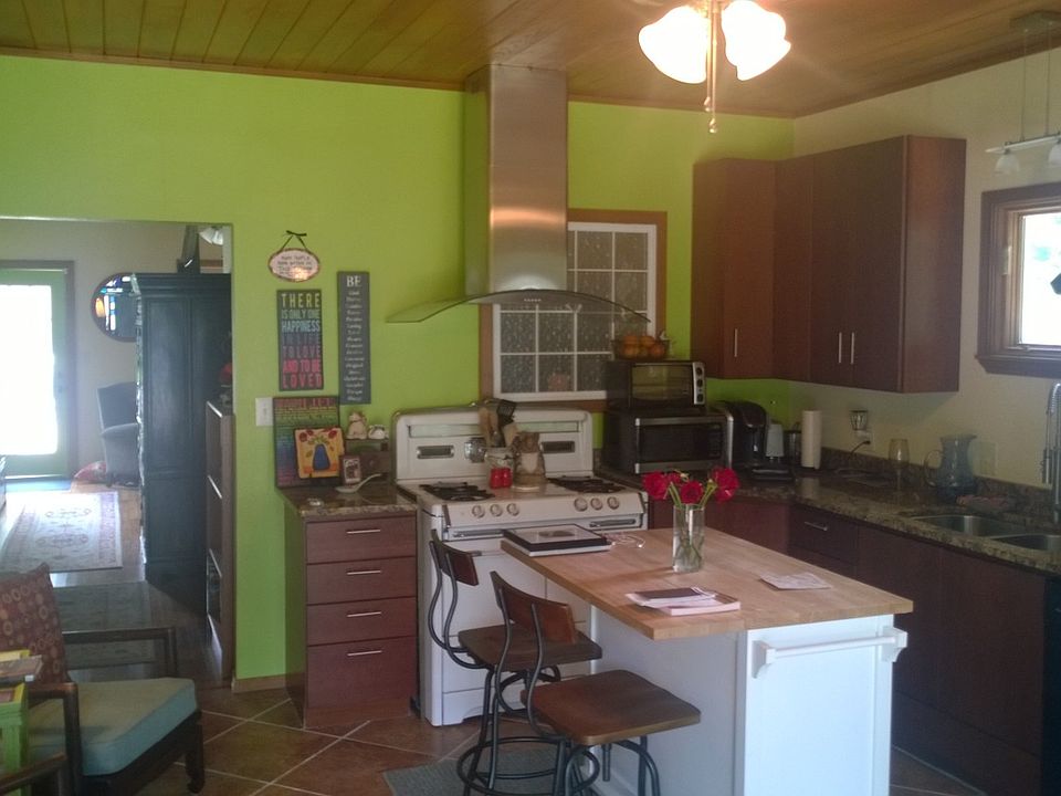 2nd image of 1608 Kerr St