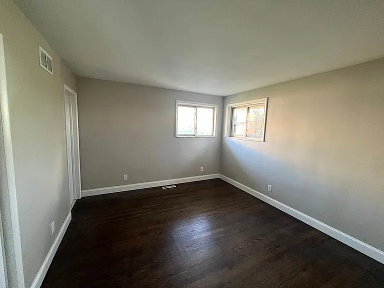 1320 E Livingston St — Photo 8