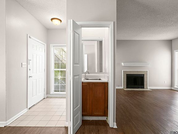3rd image of 7342 N Jefferson Place Cir APT B
