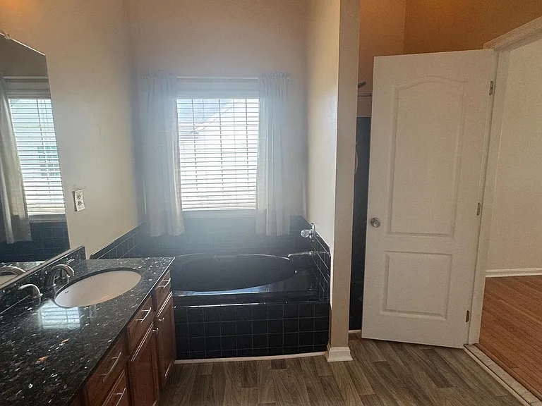 1107 Station Dr — Photo 9