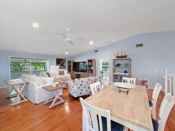 5th image of 4255 NE Sunset Dr