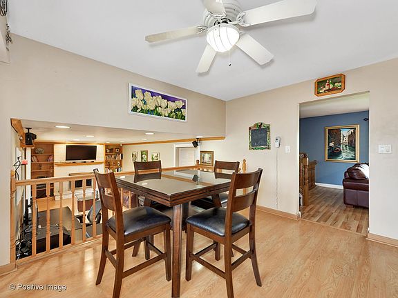 5th image of 1117 W Greenbrier Ct