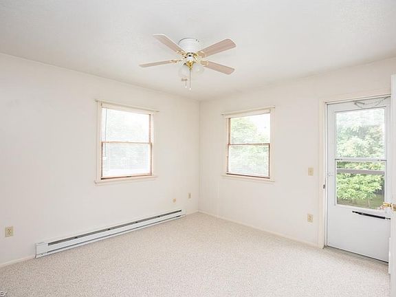 3rd image of 1381 S Lincoln Ave APT A