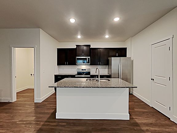 5th image of 32966 Lookout Ln