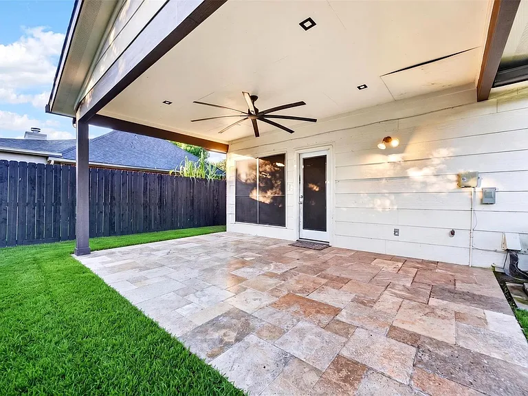 18610 Autumn Hills Dr — Photo 37