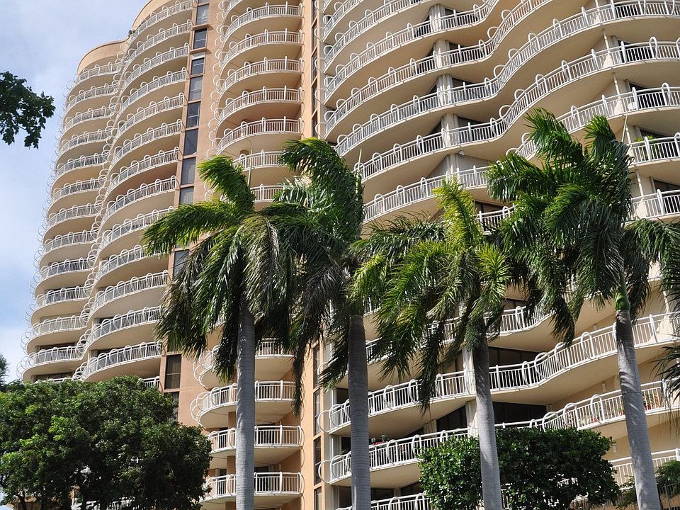 Grove Towers 