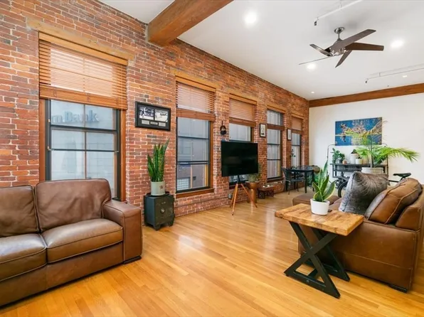 58 Prescott St Unit 3, Lowell, MA 01852