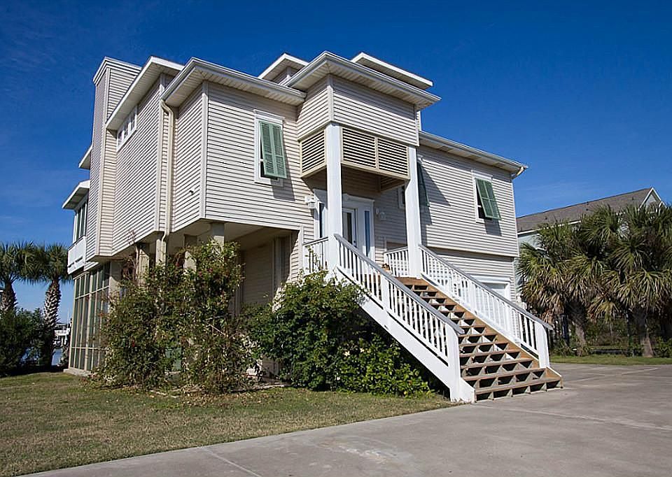 1st image of 3639 Cove Ln