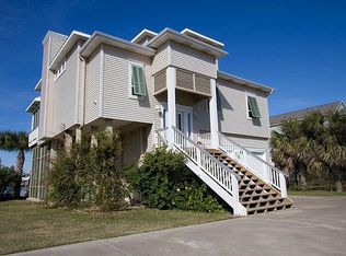 3639 Cove Ln, Galveston, TX 77554