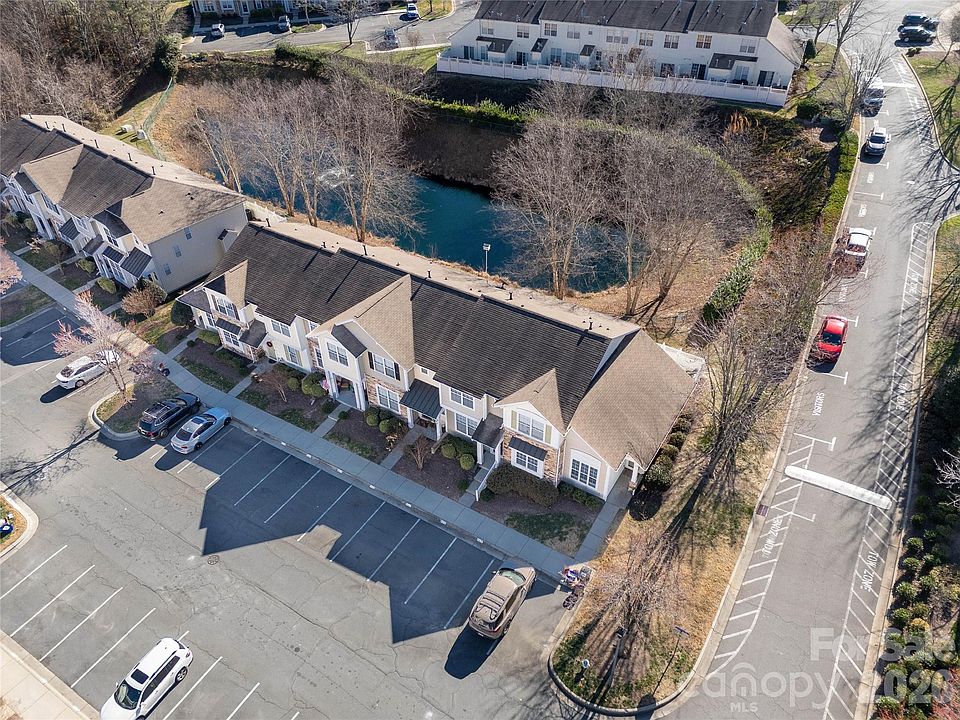 1st image of 960 Copperstone Ln