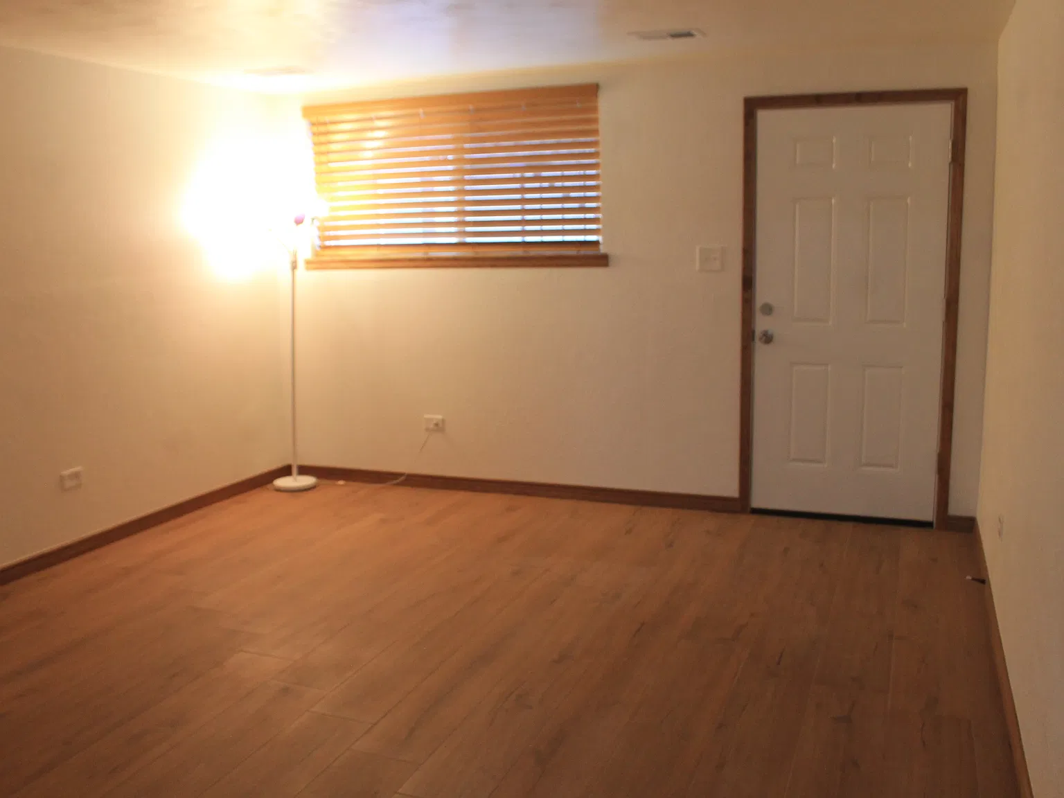2 bed, 820 sqft, $1,350 — Photo 2