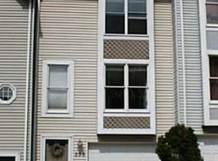 208 Village Dr, Pittsburgh, PA 15227