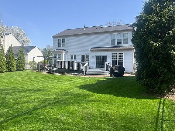 4th image of 8464 Acadia Dr