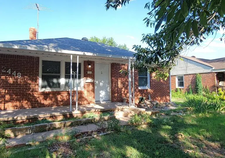 2448 S Victoria Ave — Photo 1