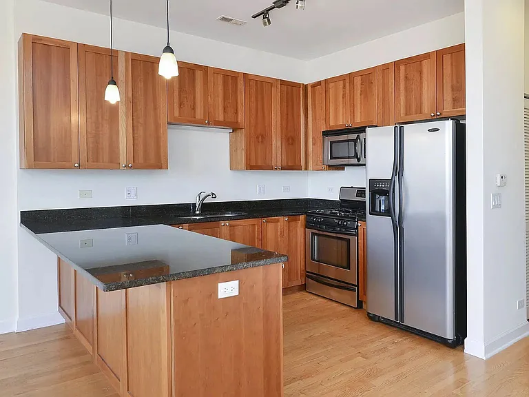 1500 N Damen — Photo 3