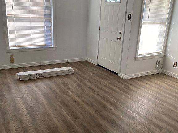 3rd image of 5025 Catalpa St